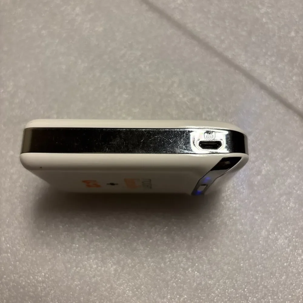 7800 mAh Micro USB Rechargeable Portable Power Bank Mofy Modern Family